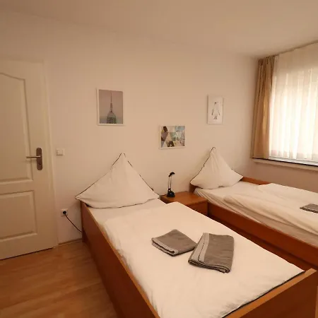 Charming In With Terrace Apartment Essen